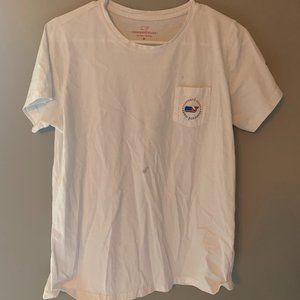 Vineyard Vines tshirt, medium
